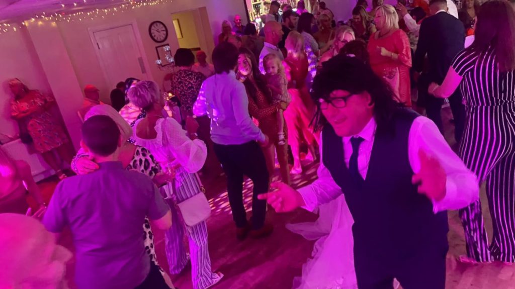 James Barlow - Wedding Singer - The Upper House, Barlaston, Stoke-on-Trent, Staffordshire - James Barlow - Wedding Singer James Barlow - Wedding Singer - The Upper House, Barlaston, Stoke-on-Trent, Staffordshire