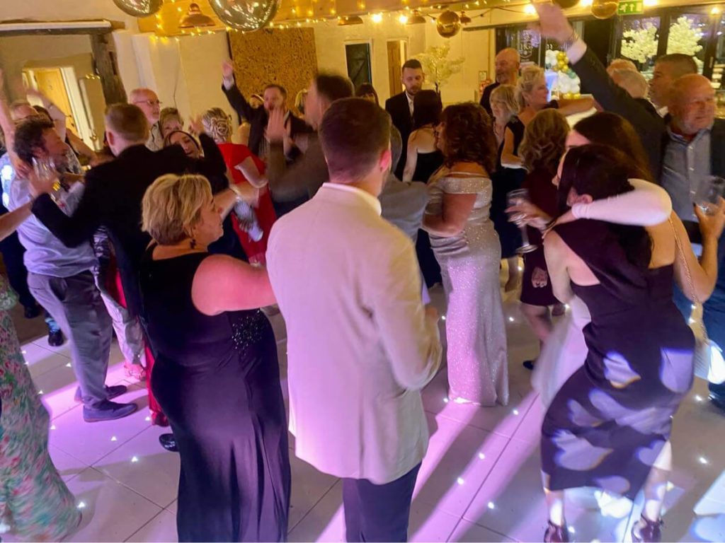 James Barlow - Event Singer - The Sun Inn, Hardingstone - Northamptonshire - James Barlow - Wedding Singer James Barlow - Event Singer - The Sun Inn, Hardingstone - Northamptonshire