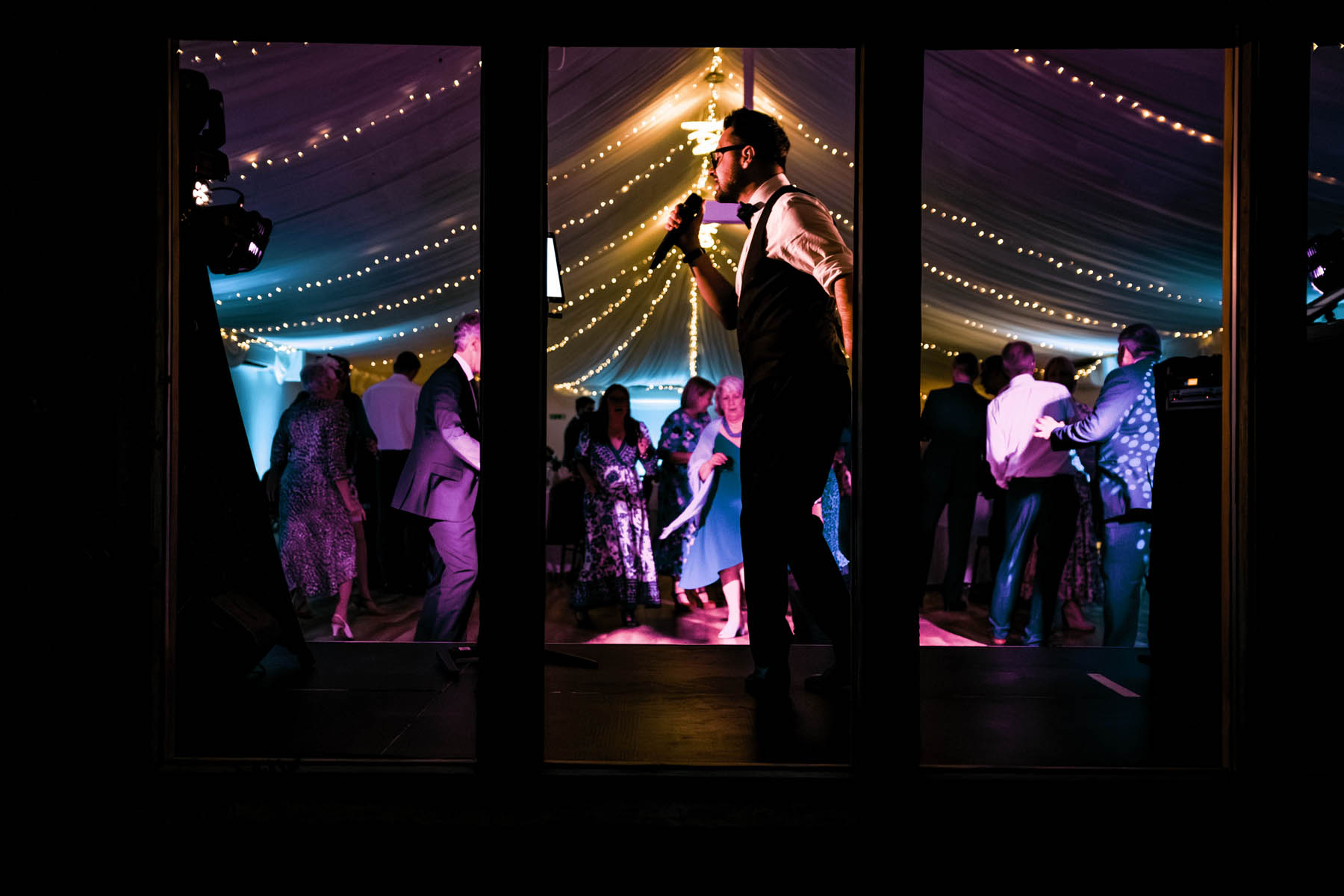 Wedding Party Dancing at Ivy House Country Hotel β Sussex DJ James Barlow - James Barlow - Wedding Singer Guests dancing at a wedding reception at Ivy House Country Hotel in Lowestoft, Sussex, with DJ entertainment by James Barlow